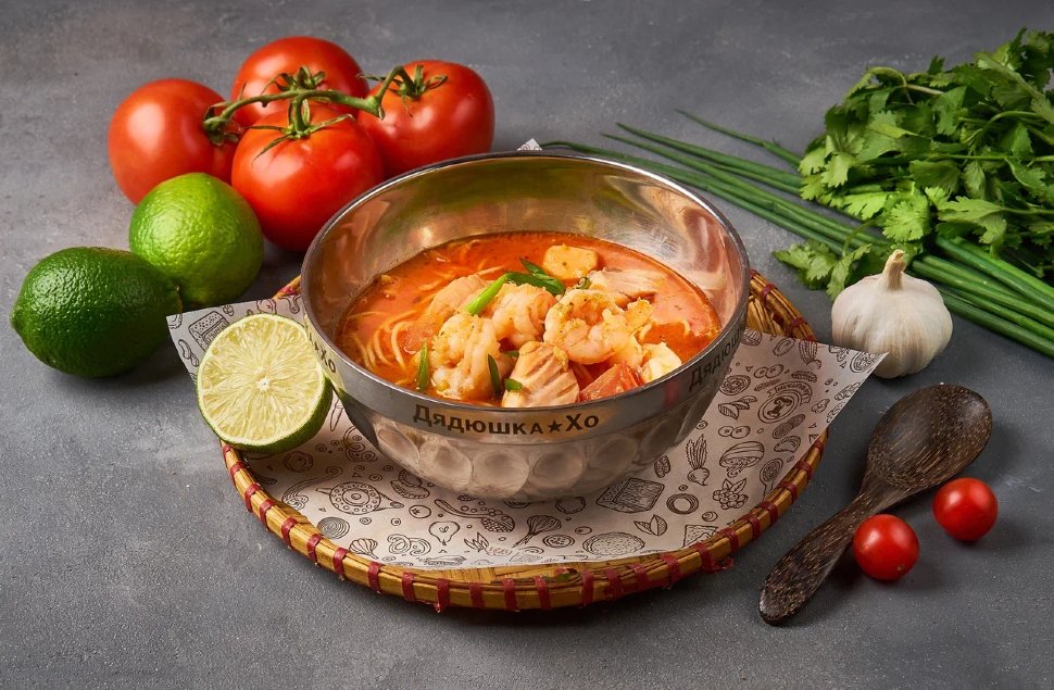 Суп карри-кумин с лососем и креветками